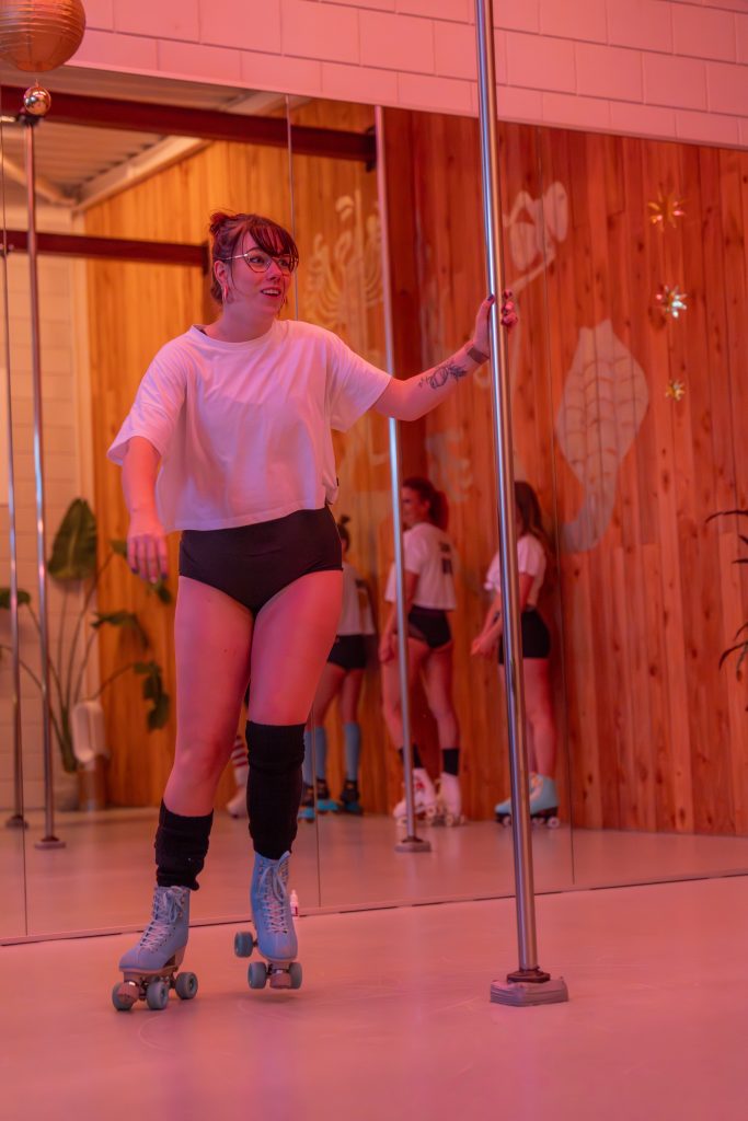 Roller pole